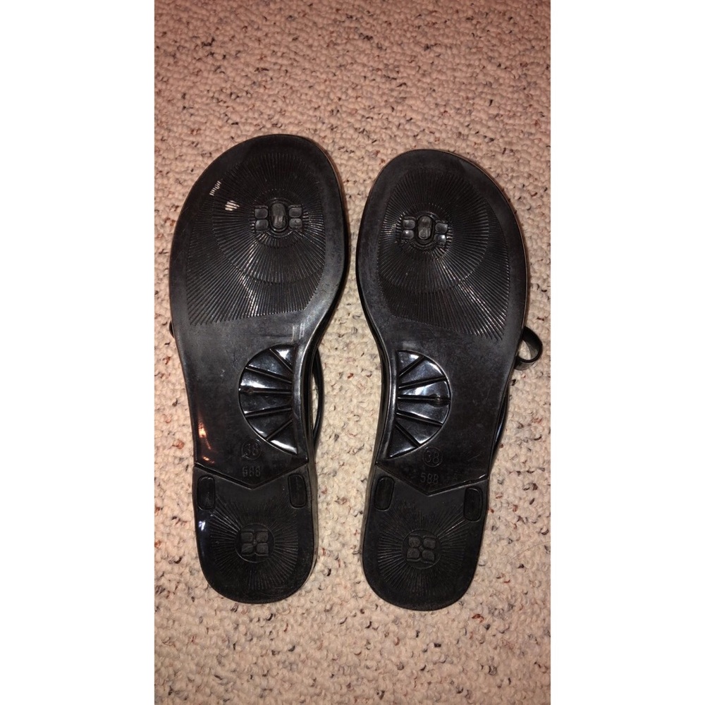Sandals - Picture 2 of 3